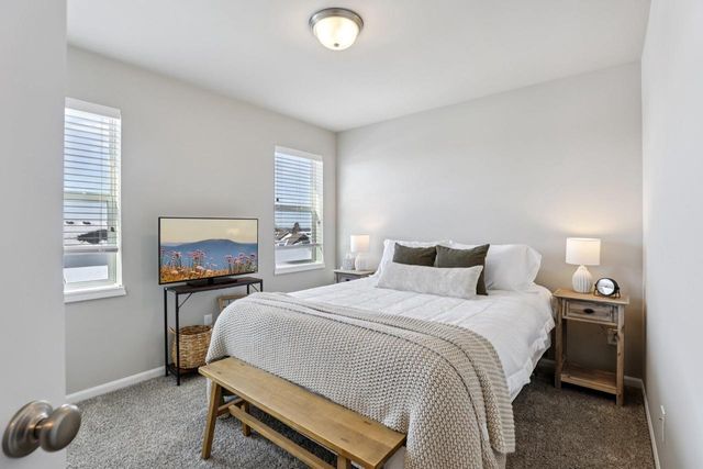 432 Crusader Point, Waunakee, WI 53597