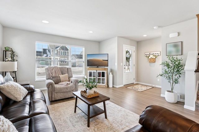 432 Crusader Point, Waunakee, WI 53597