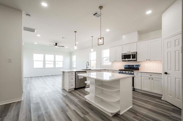 10411 Woodhill Spa Lane, Cleveland, TX 77327