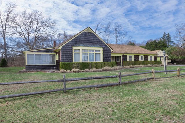 43 Halsey Road, Remsenburg, NY 11901