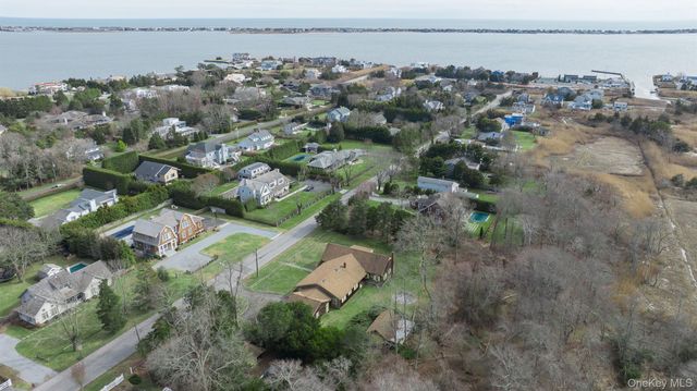 43 Halsey Road, Remsenburg, NY 11901