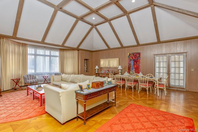 43 Halsey Road, Remsenburg, NY 11901