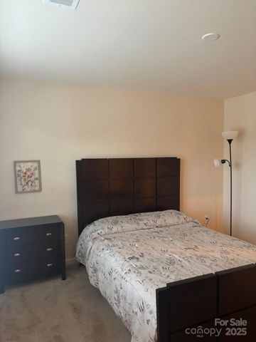 15217 Wrights Crossing Drive, Charlotte, NC 28278