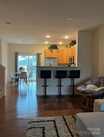 15217 Wrights Crossing Drive, Charlotte, NC 28278