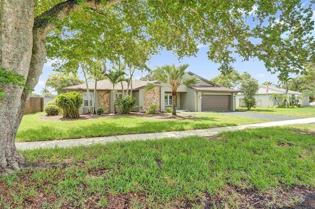 5120 SW 117th Way, Cooper City, FL 33330