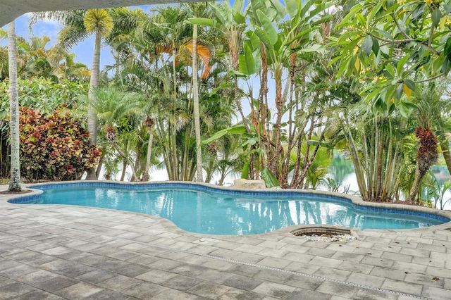 5120 SW 117th Way, Cooper City, FL 33330