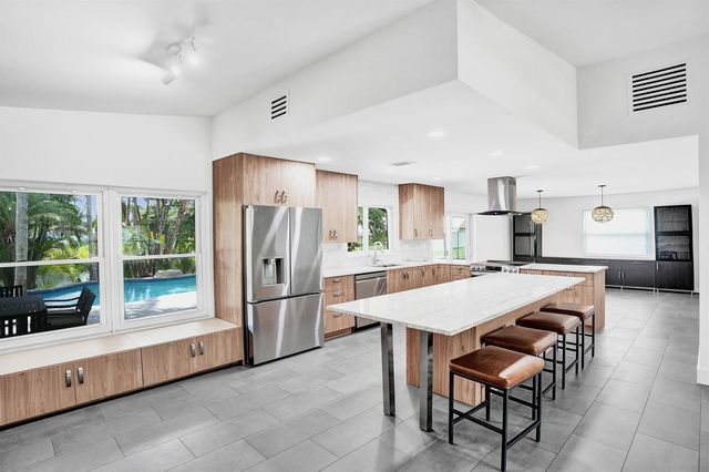 5120 SW 117th Way, Cooper City, FL 33330