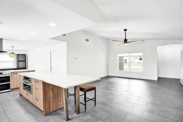 5120 SW 117th Way, Cooper City, FL 33330