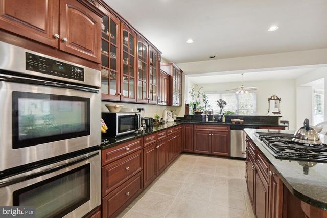 4765 CHARTER CT, Woodbridge, VA 22192
