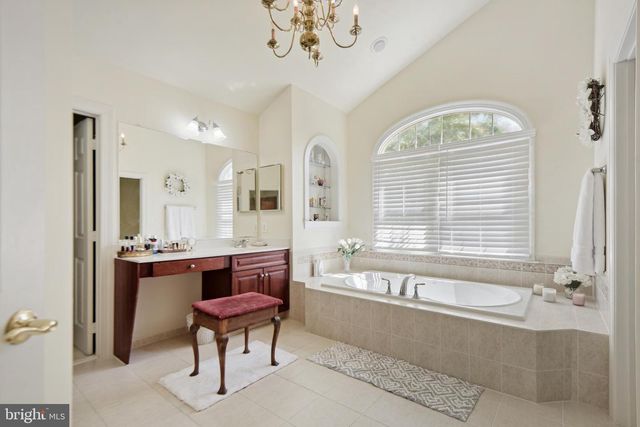 4765 CHARTER CT, Woodbridge, VA 22192