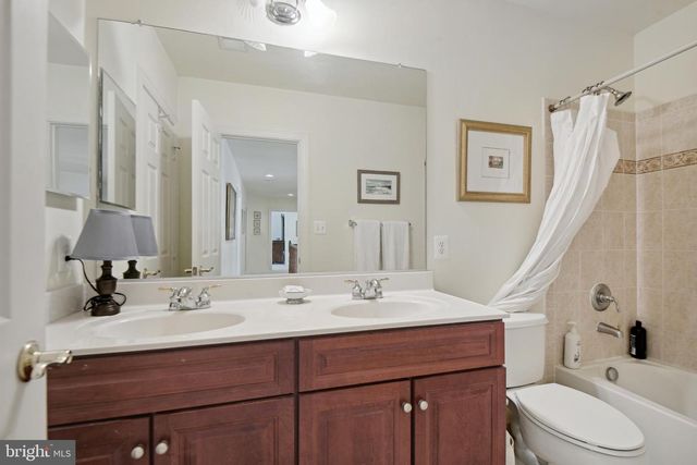 4765 CHARTER CT, Woodbridge, VA 22192