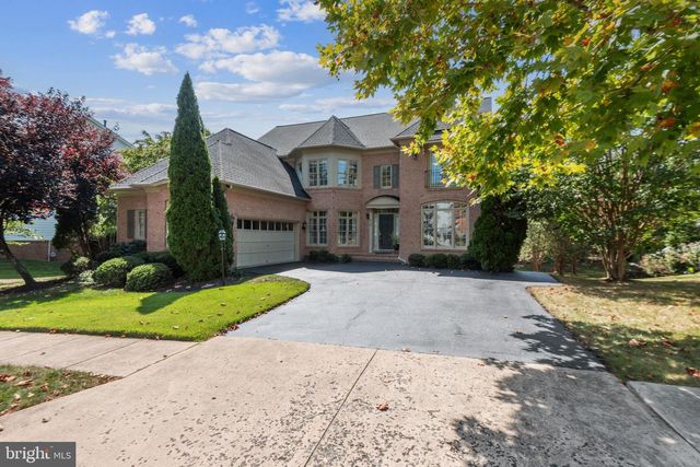 4765 CHARTER CT, Woodbridge, VA 22192