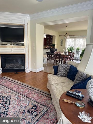 4765 CHARTER CT, Woodbridge, VA 22192