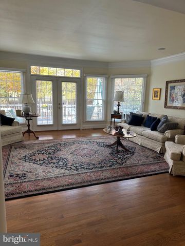 4765 CHARTER CT, Woodbridge, VA 22192
