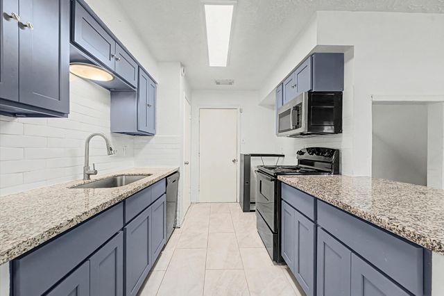 8334 Country View Drive, Houston, TX 77040