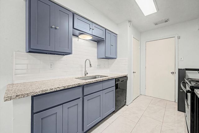 8334 Country View Drive, Houston, TX 77040