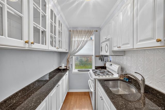 14 S Broadway 12-1A, Irvington, NY 10533