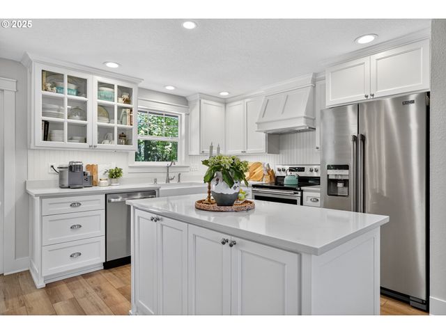 26280 S BEAVERCREEK Rd, Beavercreek, OR 97004