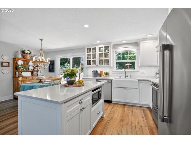 26280 S BEAVERCREEK Rd, Beavercreek, OR 97004