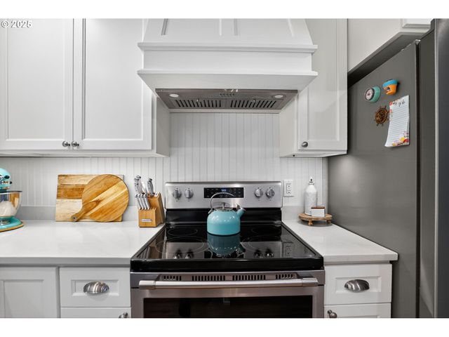 26280 S BEAVERCREEK Rd, Beavercreek, OR 97004