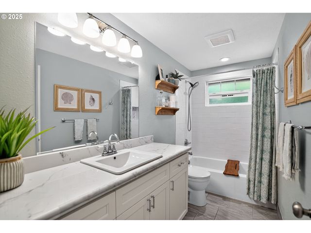 26280 S BEAVERCREEK Rd, Beavercreek, OR 97004