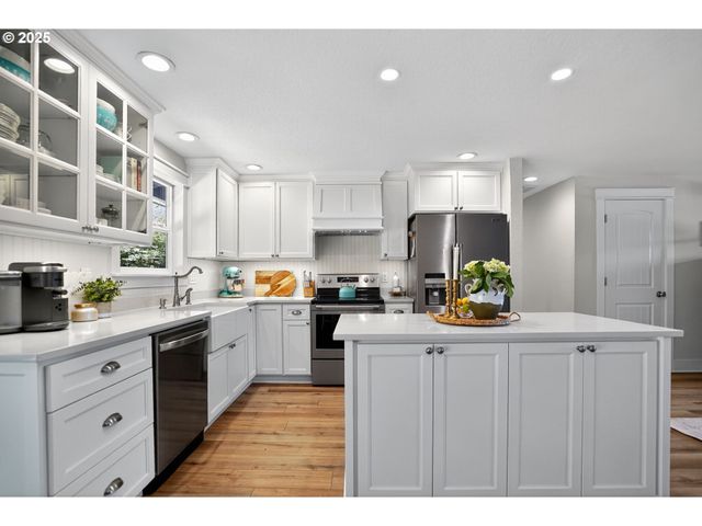 26280 S BEAVERCREEK Rd, Beavercreek, OR 97004