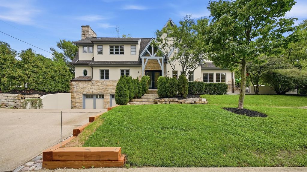 705 W Chestnut Street, Hinsdale, IL 60521