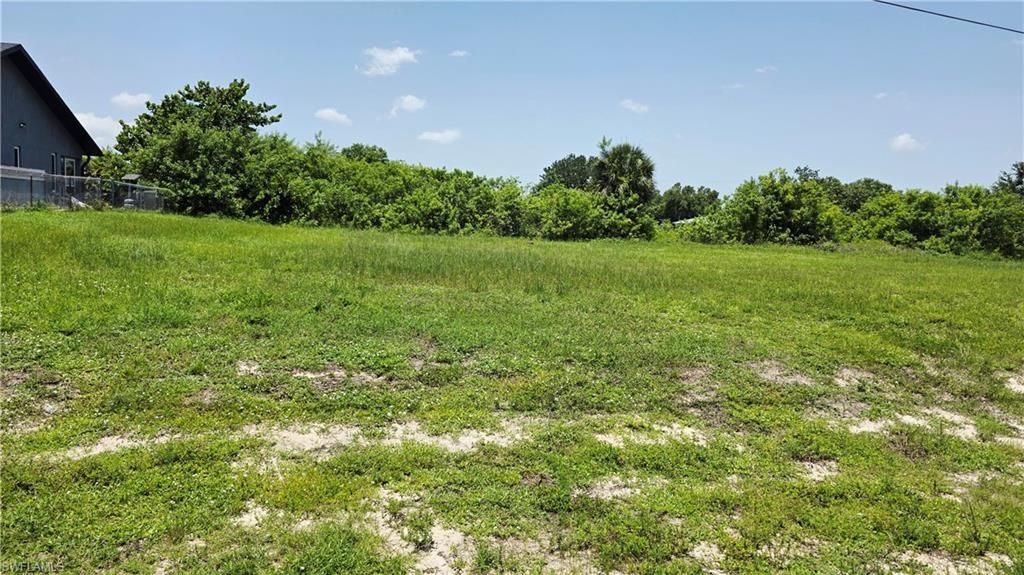 Image 1 of property listing at 1218 NE 9th AVE, Cape Coral, FL 33909