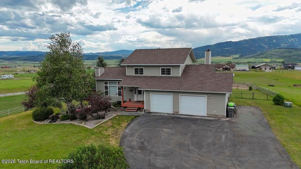 190 LARIAT Circle, Etna, WY 83118 photo 5