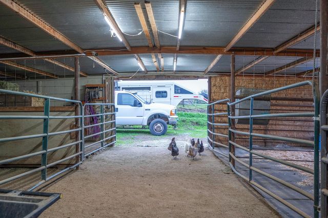 4568 Roadrunner Dr, Ione, CA 95640