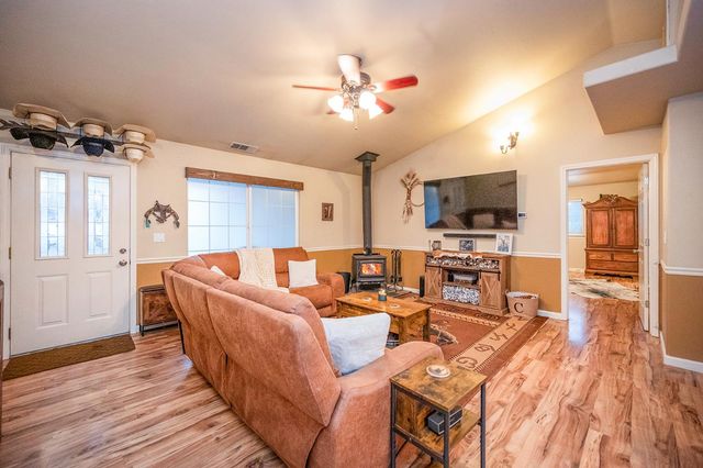 4568 Roadrunner Dr, Ione, CA 95640