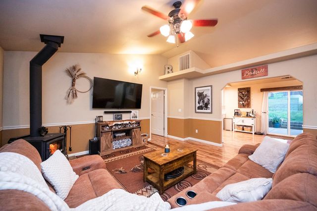 4568 Roadrunner Dr, Ione, CA 95640