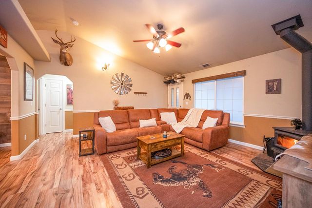 4568 Roadrunner Dr, Ione, CA 95640