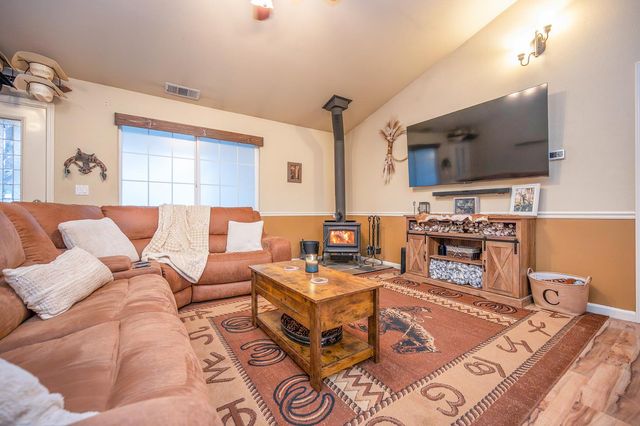 4568 Roadrunner Dr, Ione, CA 95640