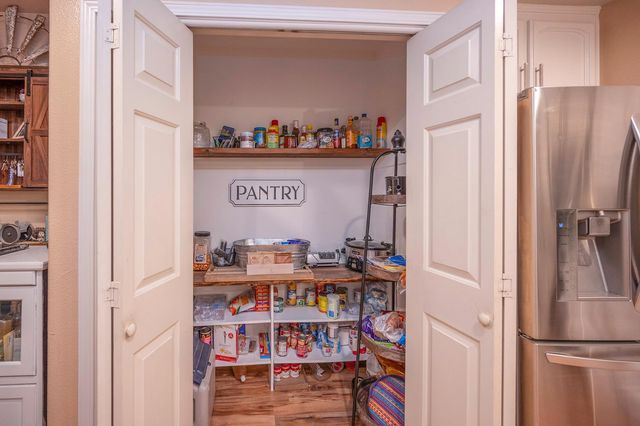 4568 Roadrunner Dr, Ione, CA 95640