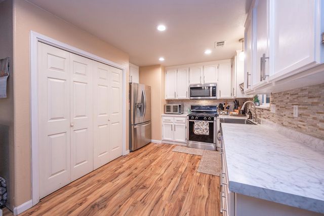 4568 Roadrunner Dr, Ione, CA 95640