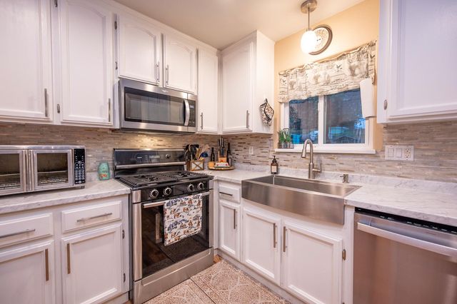 4568 Roadrunner Dr, Ione, CA 95640