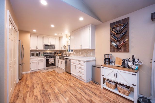 4568 Roadrunner Dr, Ione, CA 95640