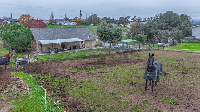 4568 Roadrunner Dr, Ione, CA 95640