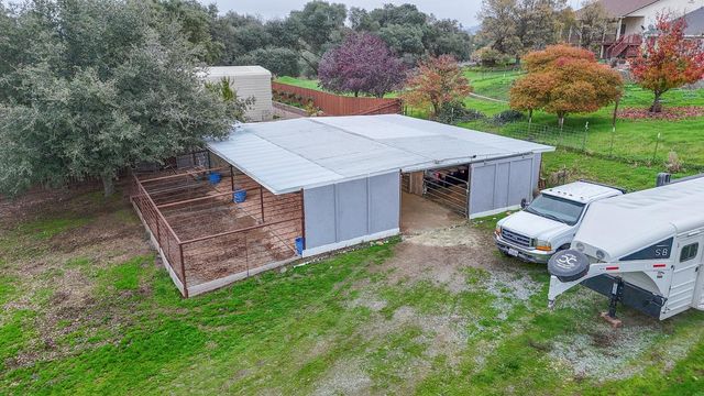 4568 Roadrunner Dr, Ione, CA 95640