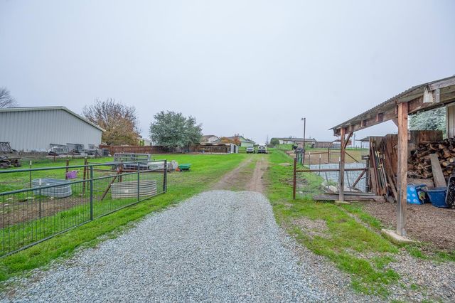 4568 Roadrunner Dr, Ione, CA 95640