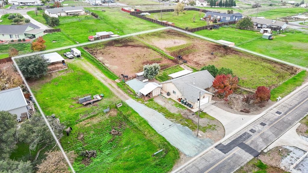 4568 Roadrunner Dr, Ione, CA 95640