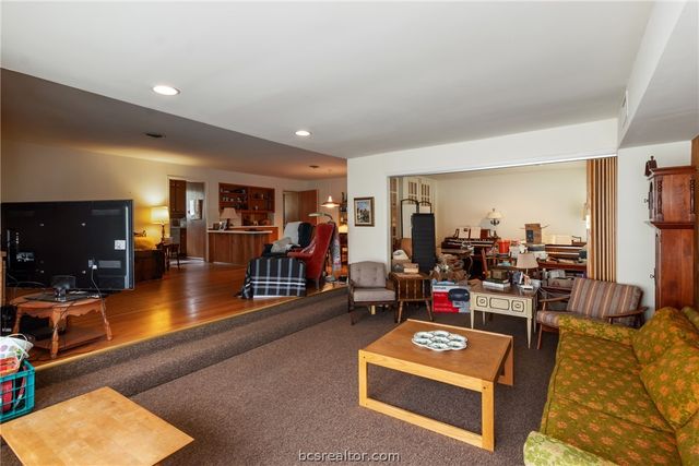 800 Park Place, College Station, TX 77840