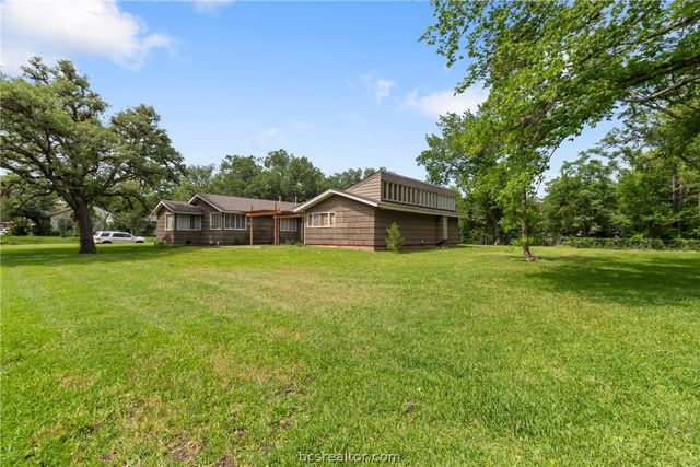 800 Park Place, College Station, TX 77840