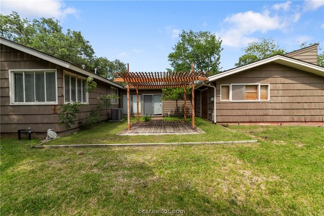 800 Park Place, College Station, TX 77840