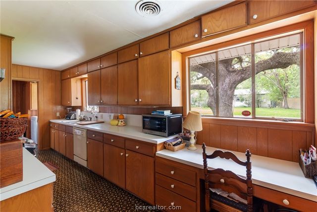 800 Park Place, College Station, TX 77840
