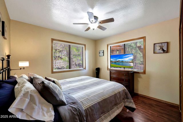 1070 E LAKE MEADOW Circle, Munds Park, AZ 86017