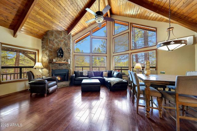 1070 E LAKE MEADOW Circle, Munds Park, AZ 86017