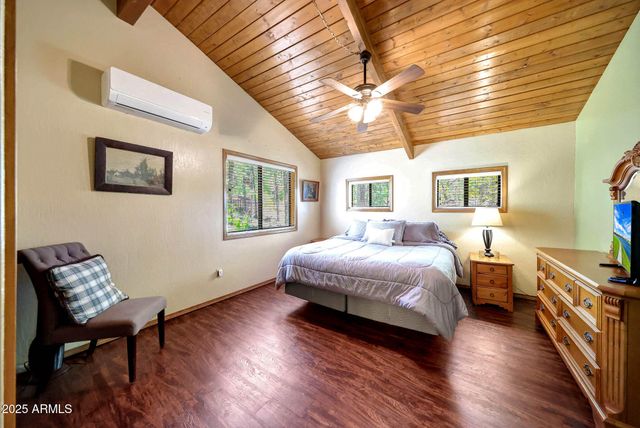 1070 E LAKE MEADOW Circle, Munds Park, AZ 86017