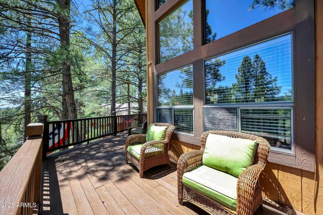 1070 E LAKE MEADOW Circle, Munds Park, AZ 86017